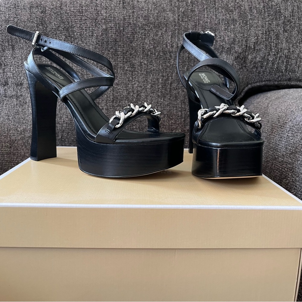 Michael Kors Paola Chain Platform Sandals size 8.5